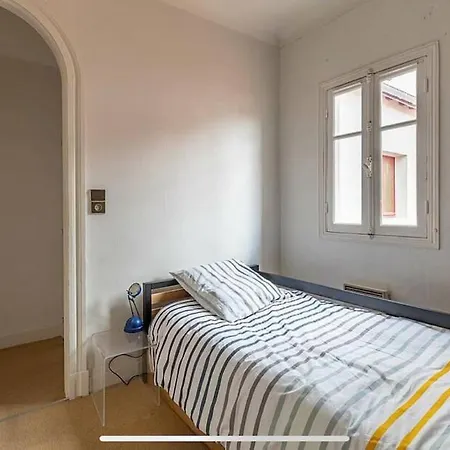 شقة Exceptionnel 3 Pieces Art Deco En Dernier Etage Avec Garage Prive Centre *