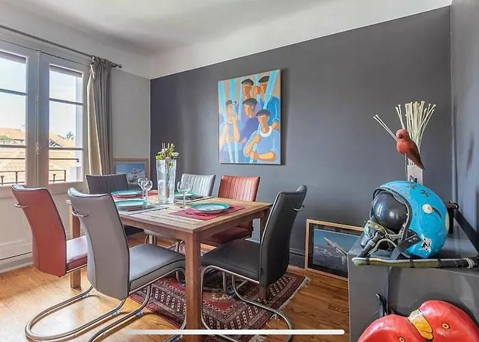 شقة Exceptionnel 3 Pieces Art Deco En Dernier Etage Avec Garage Prive Centre بياريتز