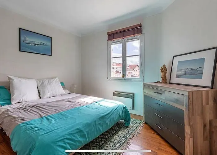 Exceptionnel 3 Pieces Art Deco En Dernier Etage Avec Garage Prive Centre شقة